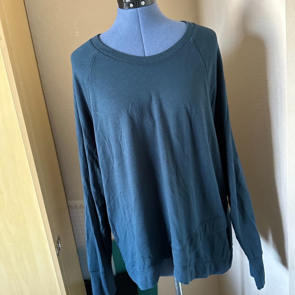 Athleta 2XL Dark Blue Lightweight Yoga Sweater